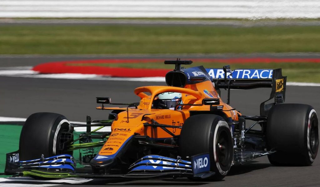 McLaren F1 descobre o problema que ocasionou o abandono do Ricciardo no GP de São Paulo.