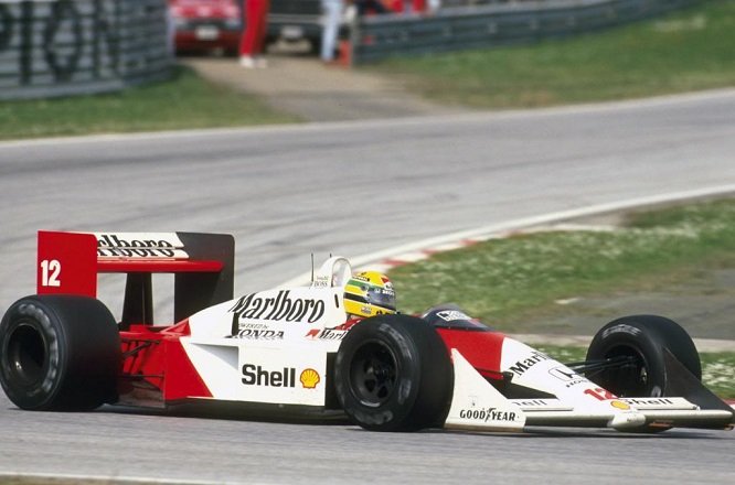 Ayrton Senna vence o GP de San Marino 1988