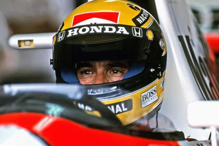 Capacete de Ayrton Senna é vendido em leilão e reforça o legado eterno do tricampeão