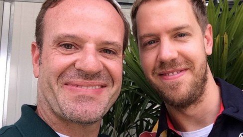 Ferrari resgata F2002 em Monza para homenagear Michael Schumacher com Barrichello e Vettel