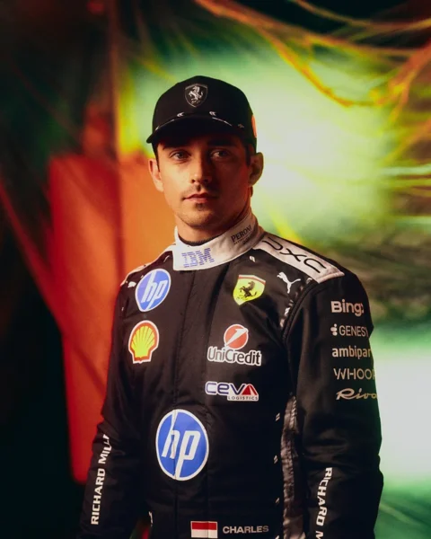 Em noite especial, Leclerc ganha novo visual da Ferrari em Singapura