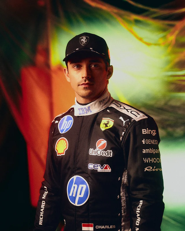 Em noite especial, Leclerc ganha novo visual da Ferrari em Singapura