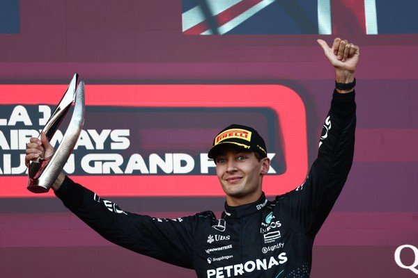 troféu GP Baku, troféu F1 Azerbaijão, troféu George Russell, Land of Fire, Terra do Fogo, Baku, Azerbaijão, Pininfarina, troféu Fórmula 1